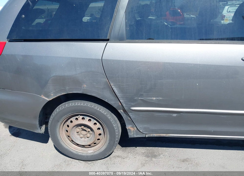 2004 TOYOTA SIENNA LE VIN: 5TDZA23C24S064579