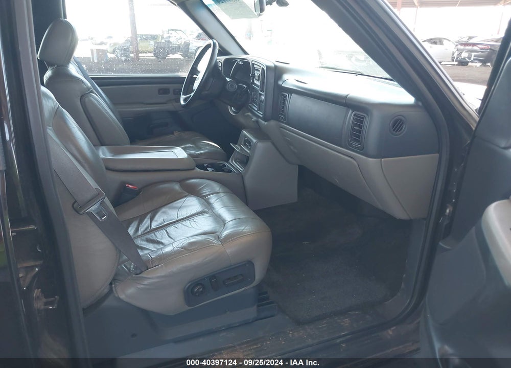 2002 CHEVROLET TAHOE LT VIN: 1GNEK13T22R224954