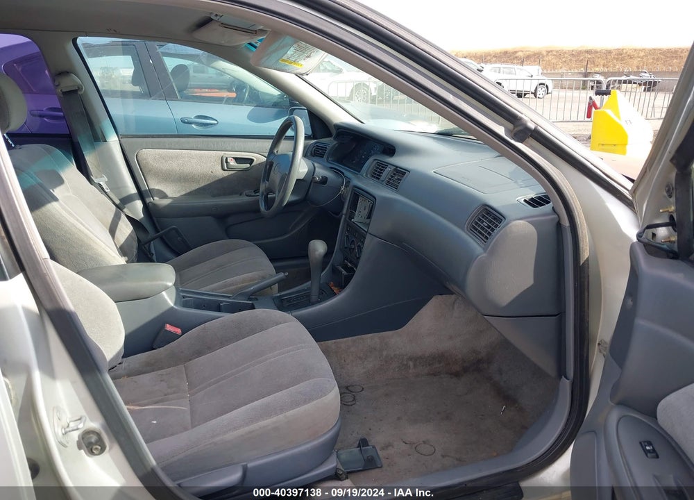 2001 TOYOTA CAMRY CE VIN: 4T1BG22K71U016605