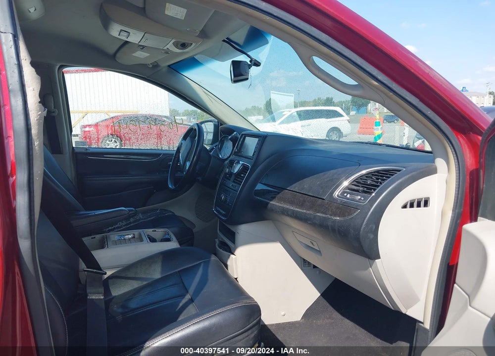2013 CHRYSLER TOWN & COUNTRY VIN: 2C4RC1BG5DR517613