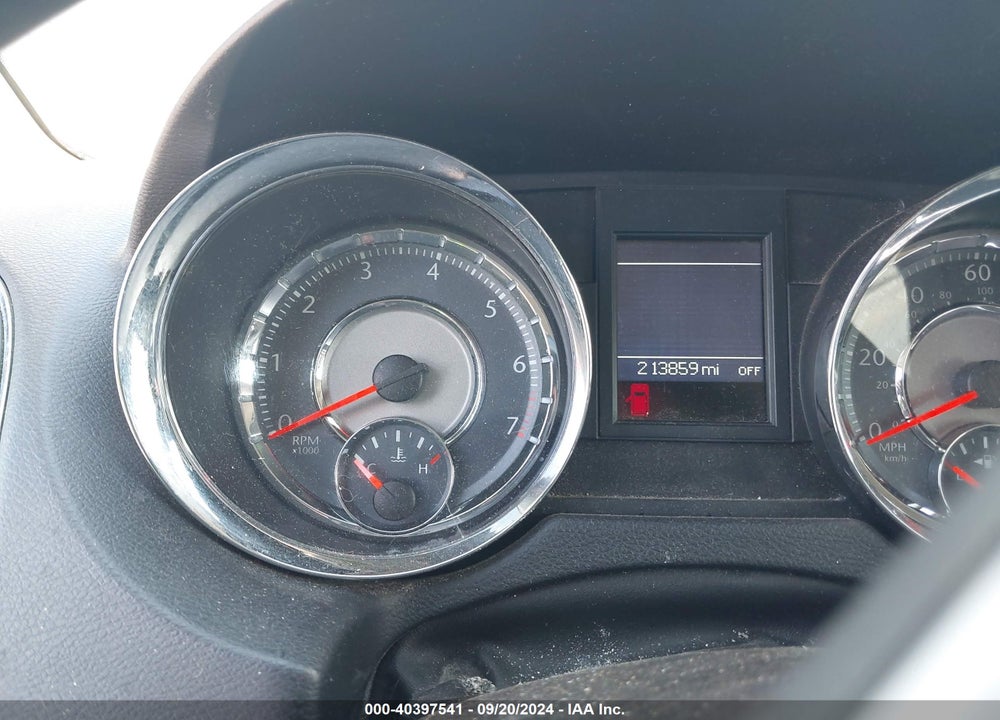 2013 CHRYSLER TOWN & COUNTRY VIN: 2C4RC1BG5DR517613