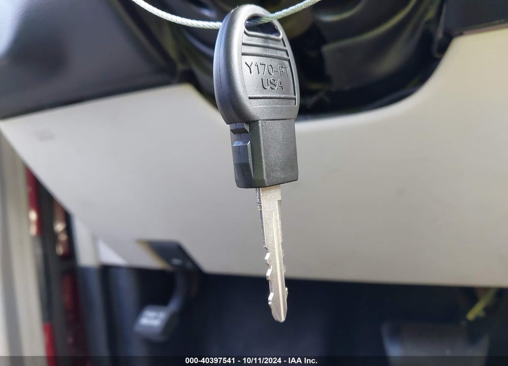 2013 CHRYSLER TOWN & COUNTRY VIN: 2C4RC1BG5DR517613