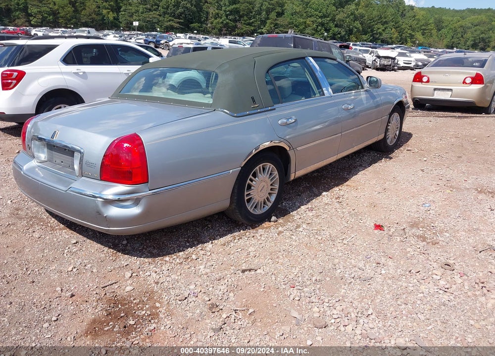 2006 LINCOLN TOWN CAR DESIGNER SERIES VIN: 1LNHM83W46Y601763