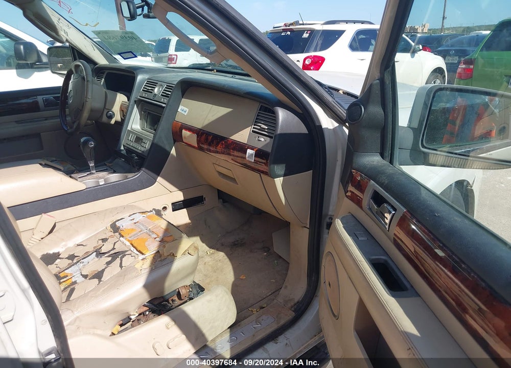 2006 LINCOLN NAVIGATOR LUXURY/ULTIMATE VIN: 5LMFU27516LJ28114