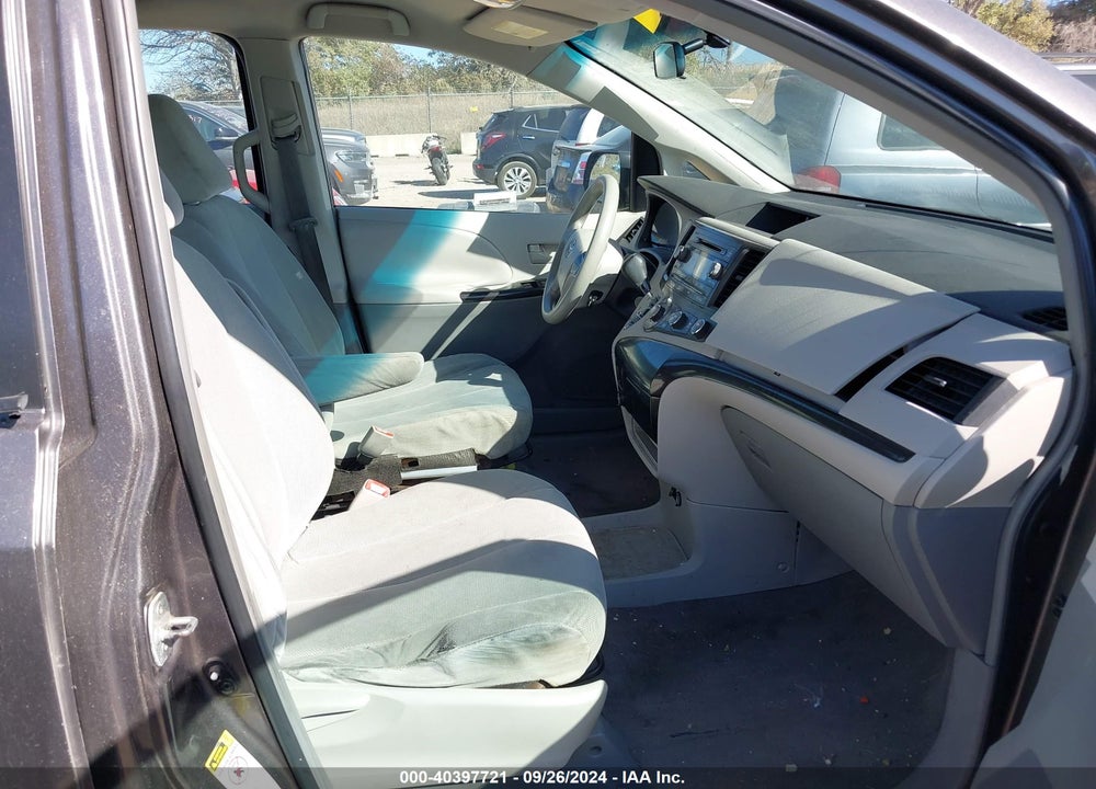2011 TOYOTA SIENNA BASE V6 VIN: 5TDZK3DC9BS088019