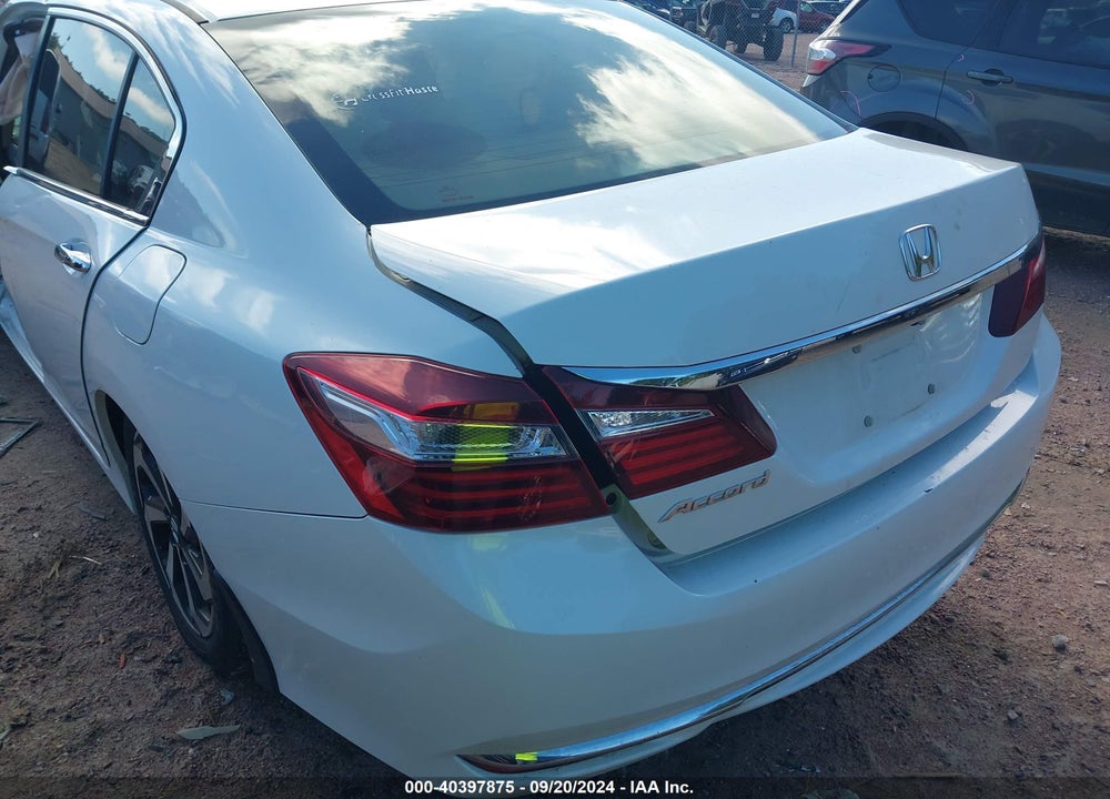 2017 HONDA ACCORD EX-L VIN: 1HGCR2F80HA023166