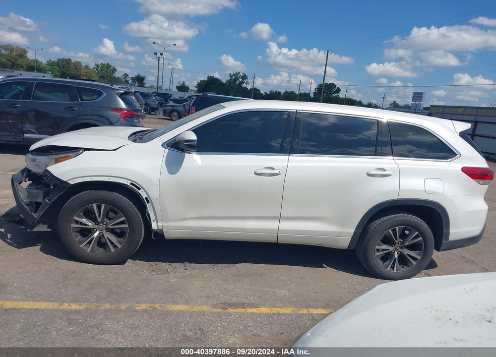 2018 TOYOTA HIGHLANDER LE VIN: 5TDZARFHXJS039764