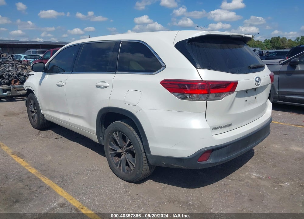 2018 TOYOTA HIGHLANDER LE VIN: 5TDZARFHXJS039764