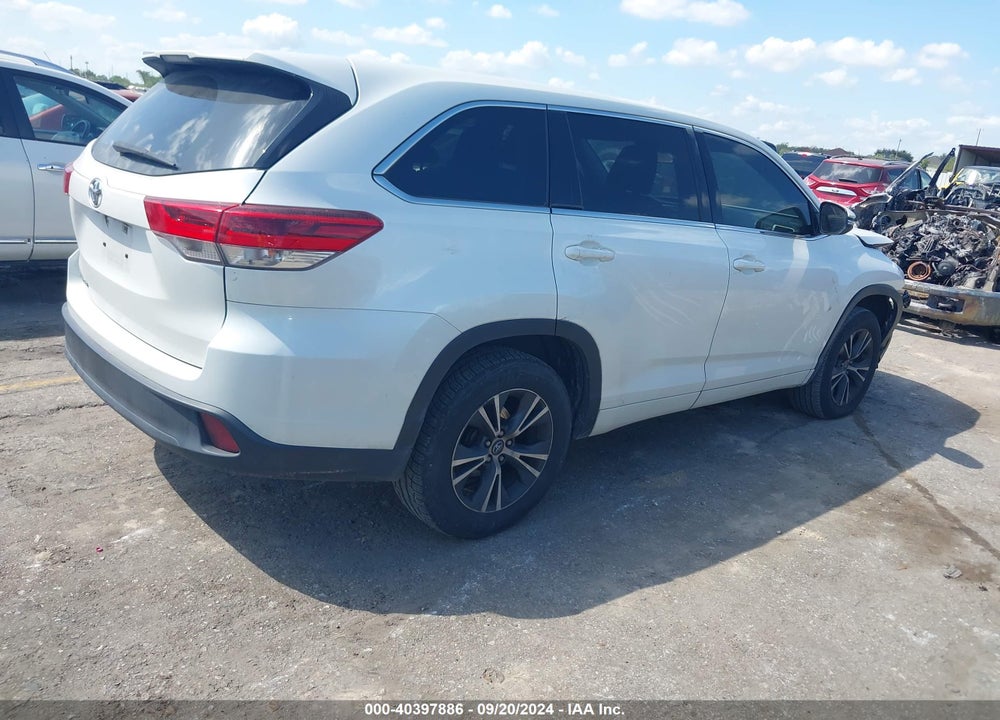 2018 TOYOTA HIGHLANDER LE VIN: 5TDZARFHXJS039764