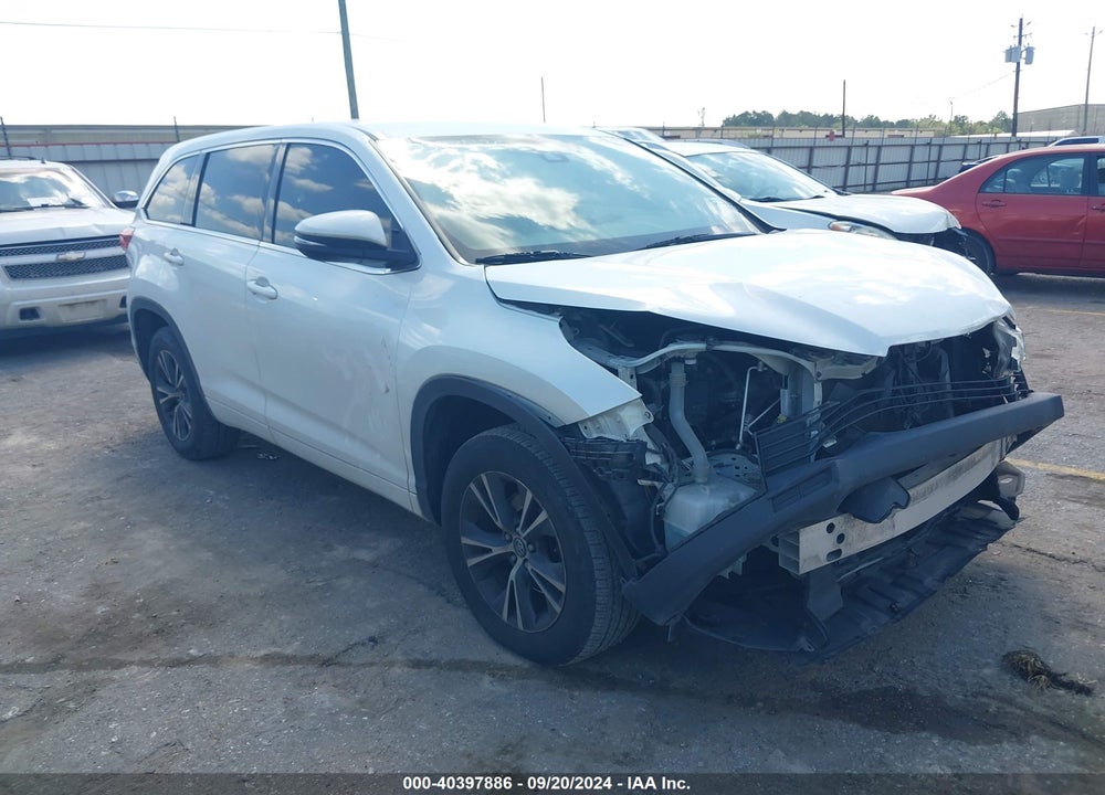 2018 TOYOTA HIGHLANDER LE VIN: 5TDZARFHXJS039764