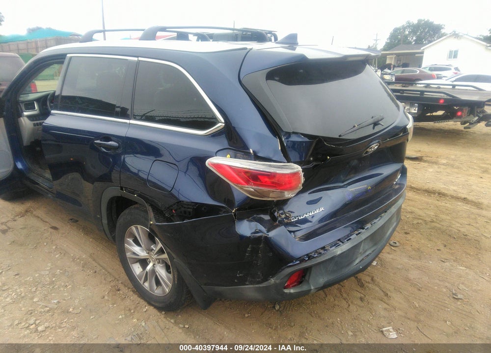 2015 TOYOTA HIGHLANDER XLE V6 VIN: 5TDJKRFH1FS210905