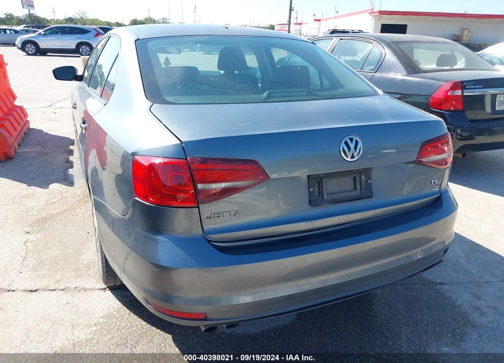 2018 VOLKSWAGEN JETTA 1.4T S VIN: 3VW2B7AJ0JM260381