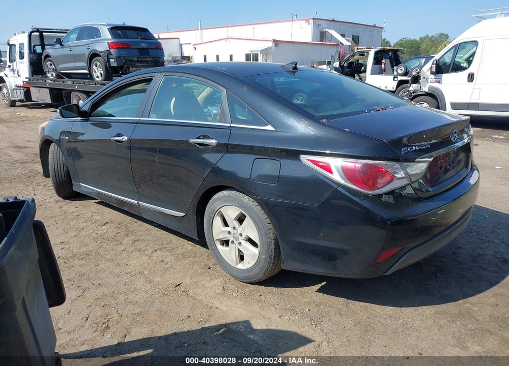 2012 HYUNDAI SONATA HYBRID VIN: KMHEC4A41CA041852