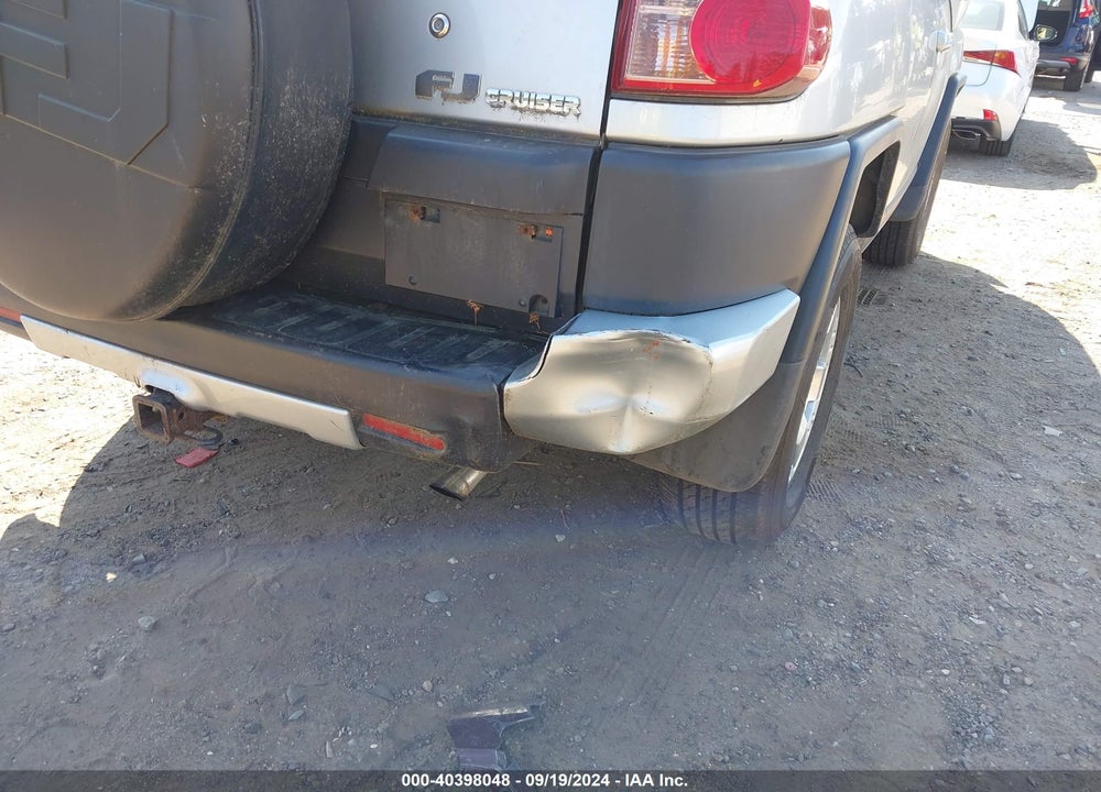 2008 TOYOTA FJ CRUISER VIN: JTEBU11F88K023902