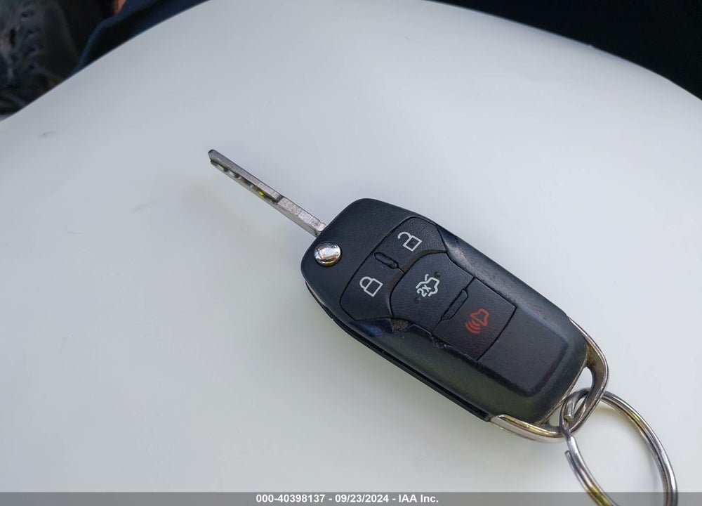 2015 FORD FUSION SE VIN: 1FA6P0H78F5112747