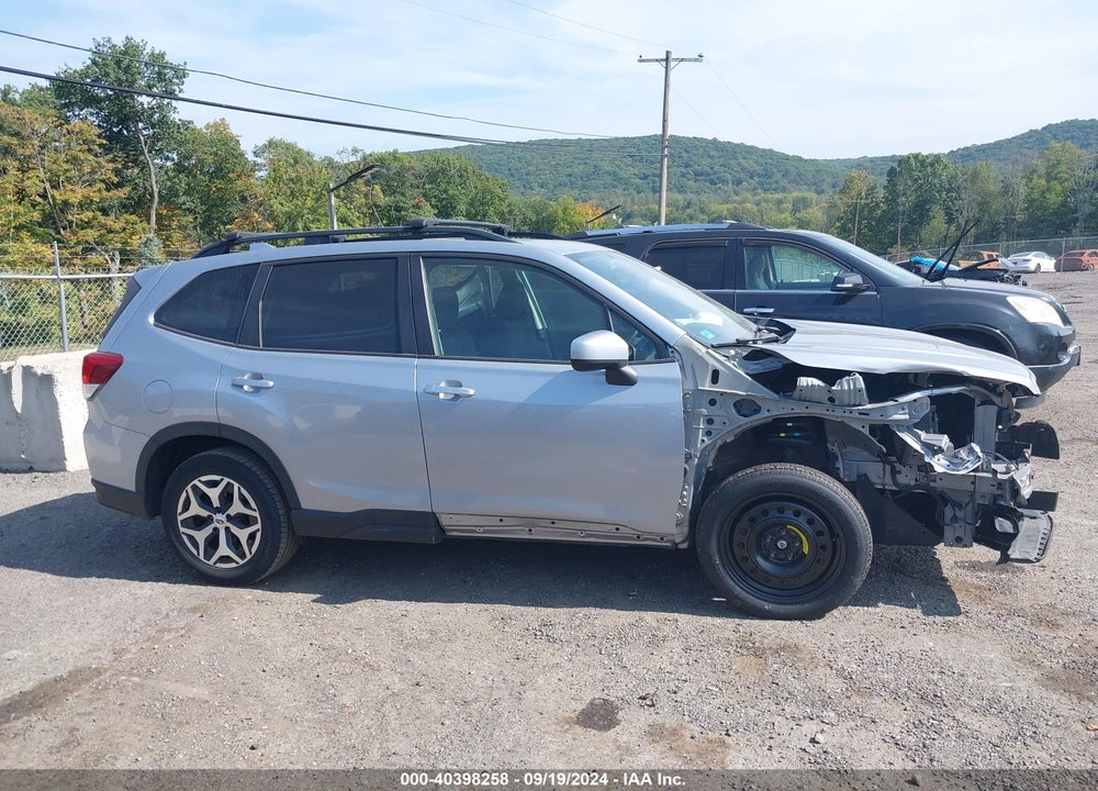 2019 SUBARU FORESTER PREMIUM VIN: JF2SKAGC5KH590582