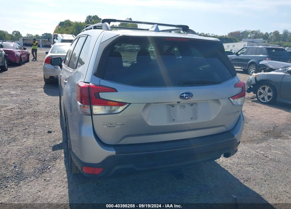 2019 SUBARU FORESTER PREMIUM VIN: JF2SKAGC5KH590582