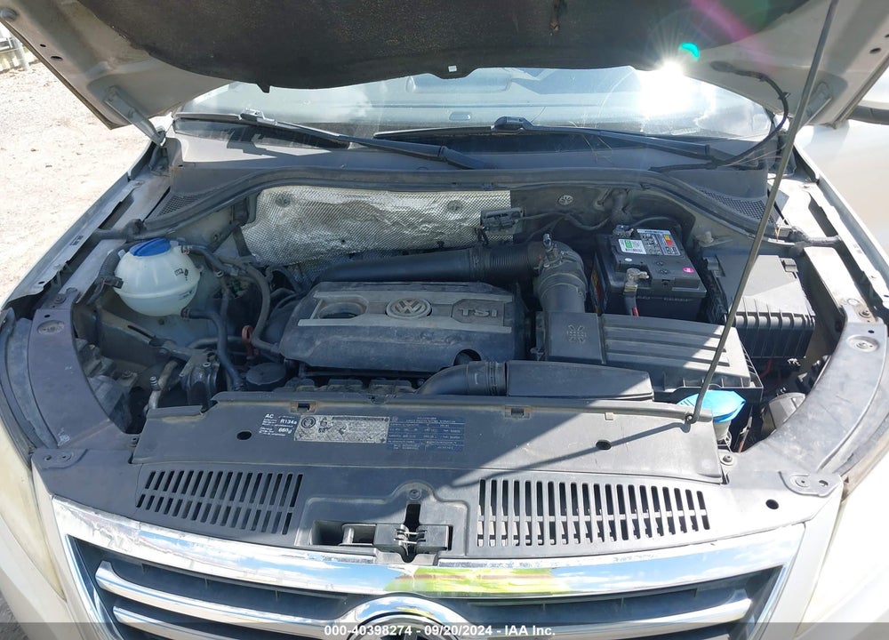 2011 VOLKSWAGEN TIGUAN S VIN: WVGAV7AX3BW530811