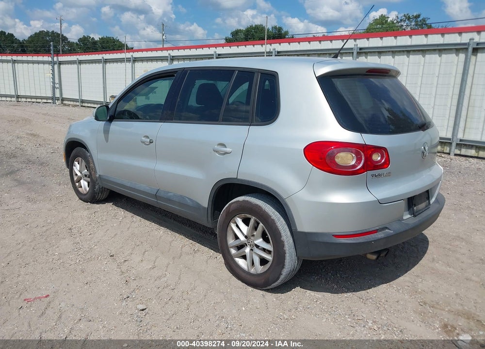 2011 VOLKSWAGEN TIGUAN S VIN: WVGAV7AX3BW530811