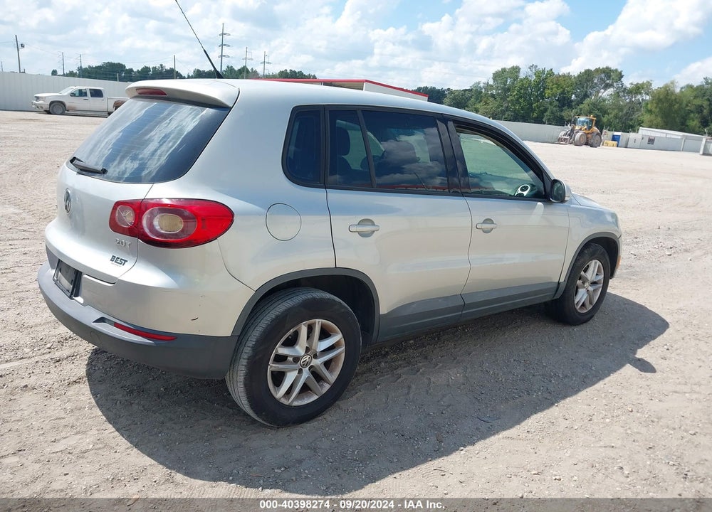 2011 VOLKSWAGEN TIGUAN S VIN: WVGAV7AX3BW530811