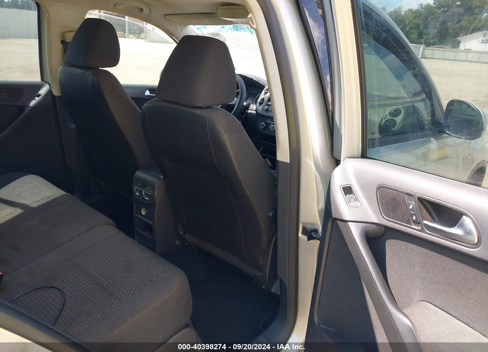 2011 VOLKSWAGEN TIGUAN S VIN: WVGAV7AX3BW530811