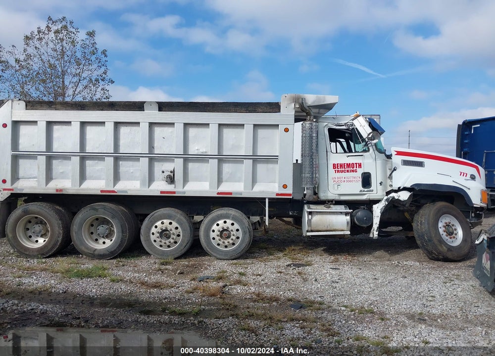 1999 MACK CL713 CL700 VIN: 1M2AD62C1XW008811