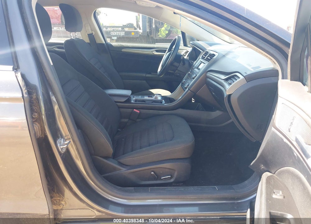 2017 FORD FUSION SE VIN: 3FA6P0H77HR383315