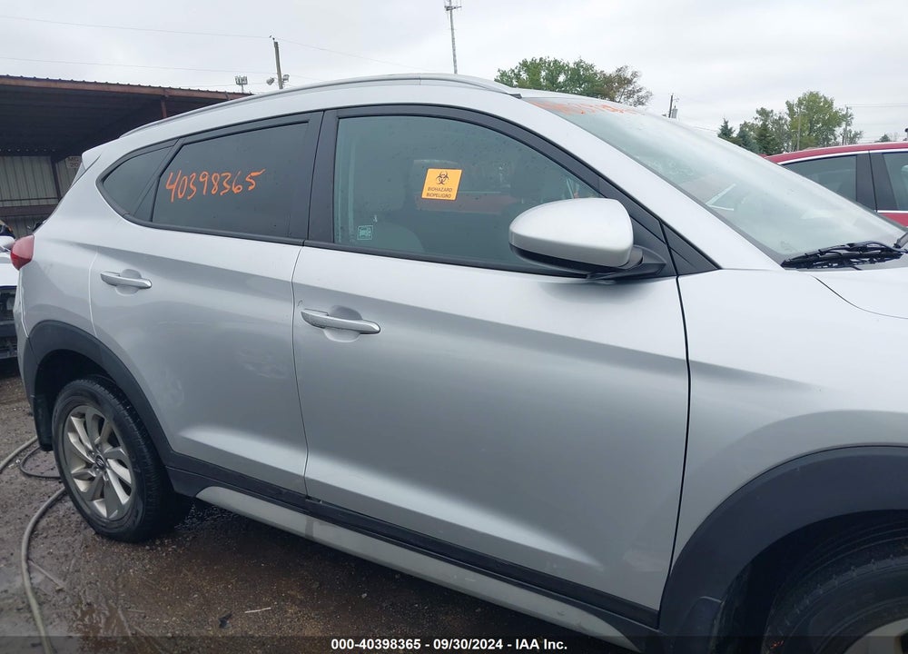 2017 HYUNDAI TUCSON SE VIN: KM8J3CA40HU418430