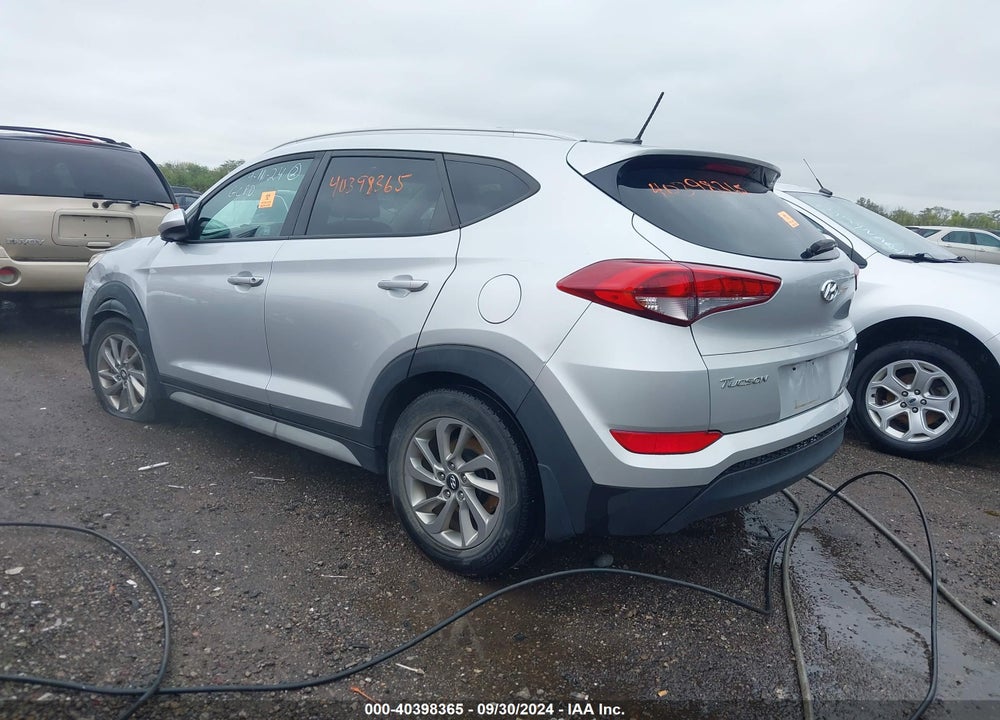 2017 HYUNDAI TUCSON SE VIN: KM8J3CA40HU418430