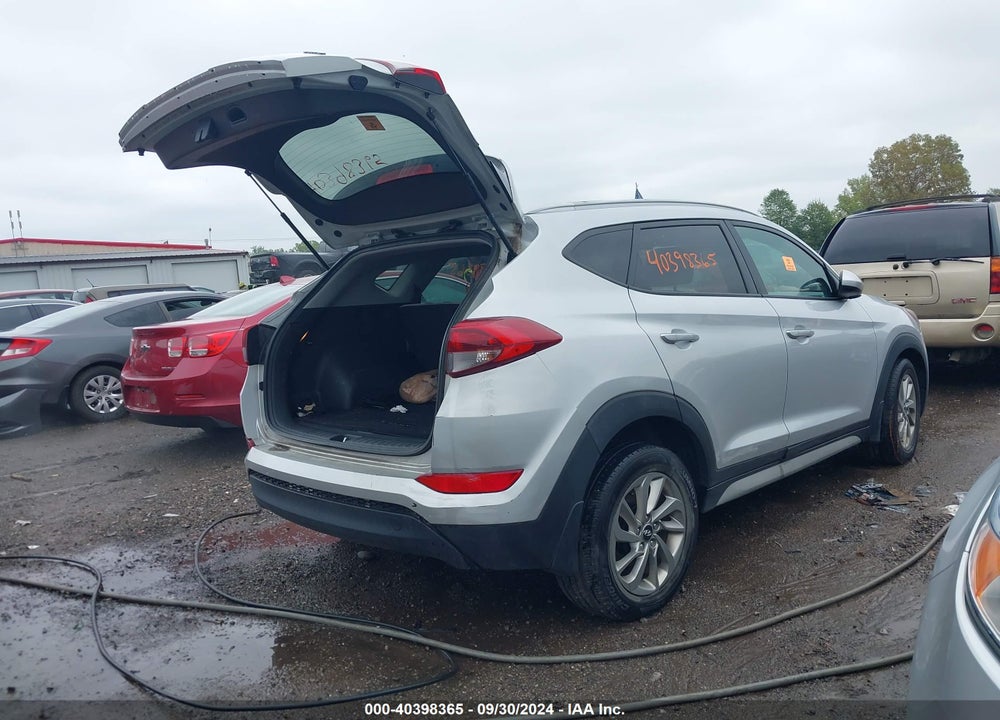 2017 HYUNDAI TUCSON SE VIN: KM8J3CA40HU418430