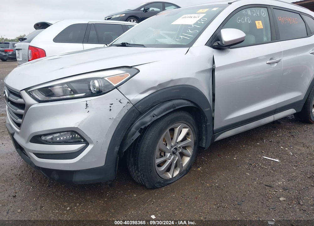 2017 HYUNDAI TUCSON SE VIN: KM8J3CA40HU418430