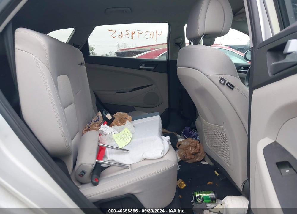 2017 HYUNDAI TUCSON SE VIN: KM8J3CA40HU418430