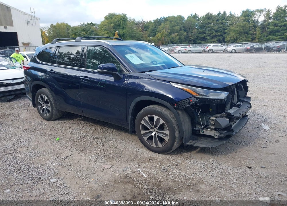 2021 TOYOTA HIGHLANDER XLE VIN: 5TDGZRBH3MS112693