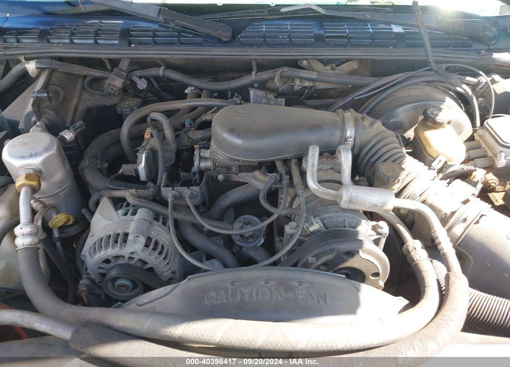 1999 CHEVROLET S-10 LS VIN: 1GCCS19X5X8120076