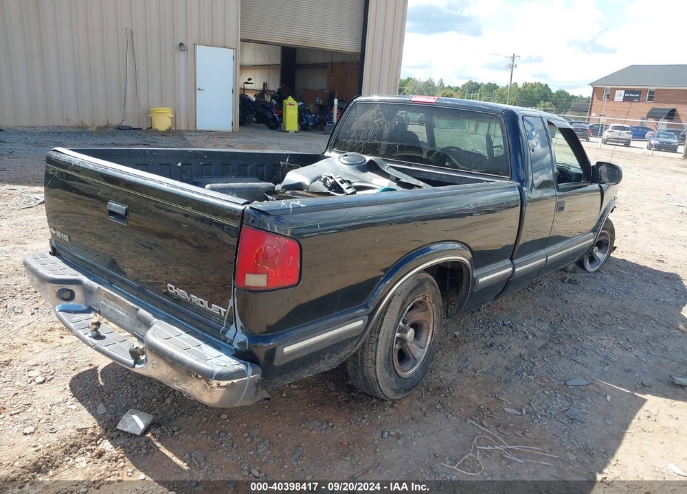 1999 CHEVROLET S-10 LS VIN: 1GCCS19X5X8120076
