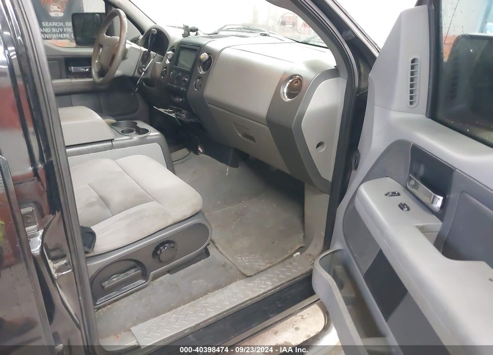 2004 FORD F-150 XLT VIN: 1FTRW14W24KD07660