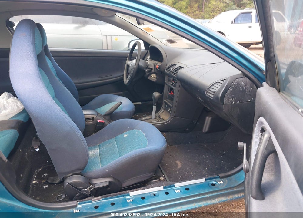 1992 MAZDA MX-3 VIN: JM1EC4317N0104582