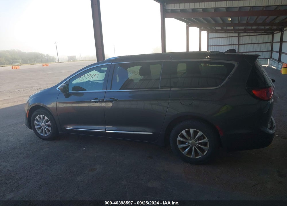 2018 CHRYSLER PACIFICA TOURING L VIN: 2C4RC1BG1JR154092