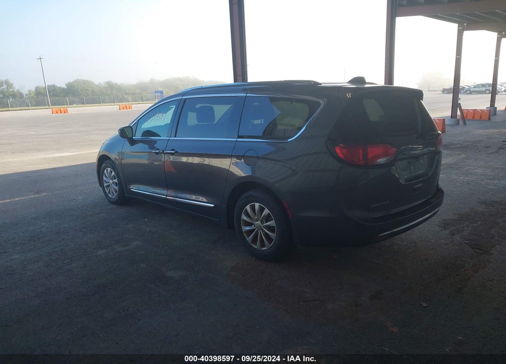 2018 CHRYSLER PACIFICA TOURING L VIN: 2C4RC1BG1JR154092