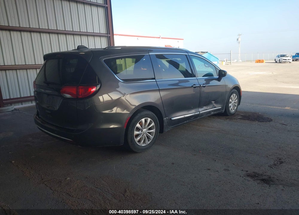 2018 CHRYSLER PACIFICA TOURING L VIN: 2C4RC1BG1JR154092
