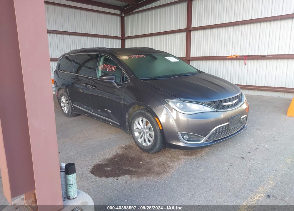 2018 CHRYSLER PACIFICA TOURING L VIN: 2C4RC1BG1JR154092