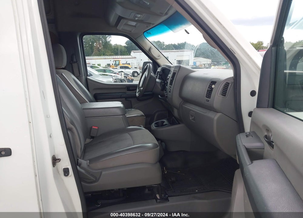 2017 NISSAN NV CARGO NV2500 HD SV V8 VIN: 1N6AF0LYXHN807318