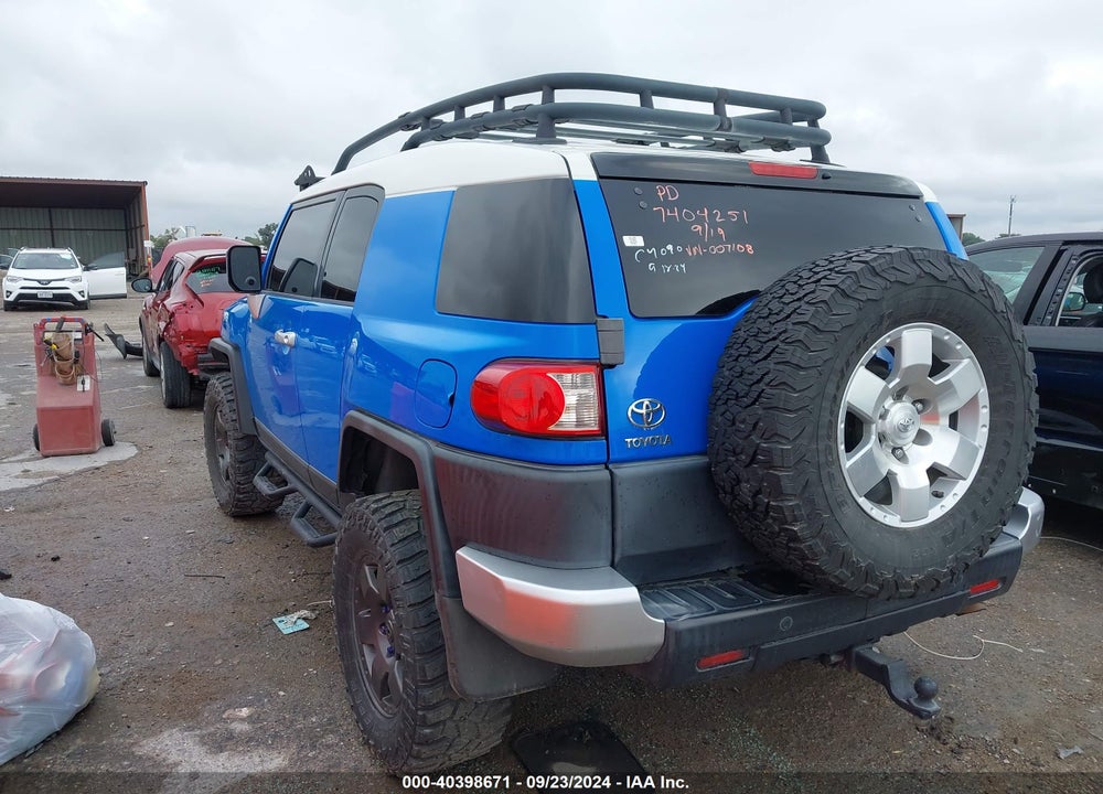 2007 TOYOTA FJ CRUISER VIN: JTEZU11F670007108