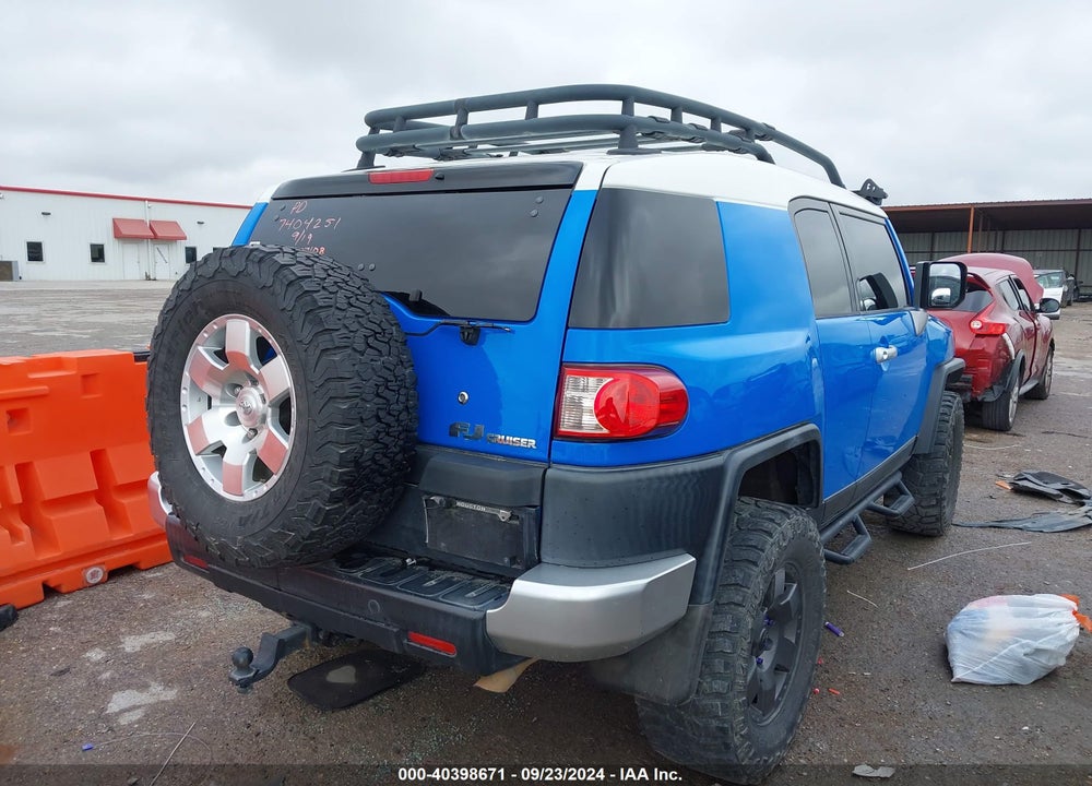 2007 TOYOTA FJ CRUISER VIN: JTEZU11F670007108
