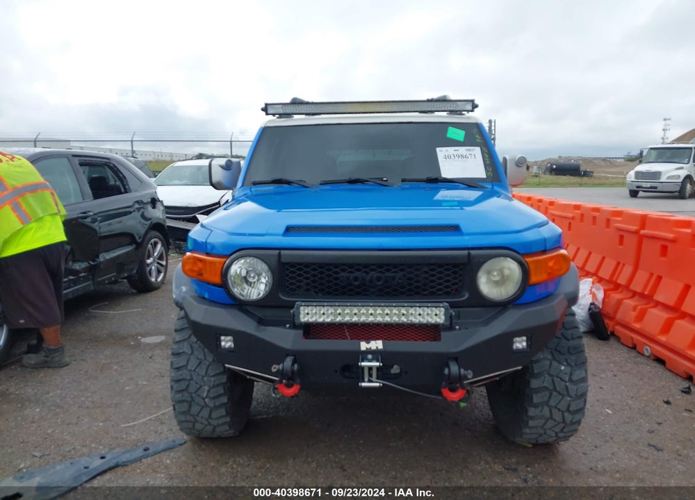 2007 TOYOTA FJ CRUISER VIN: JTEZU11F670007108
