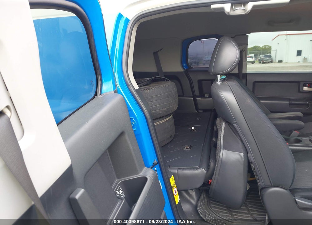 2007 TOYOTA FJ CRUISER VIN: JTEZU11F670007108