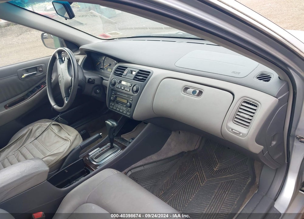 2002 HONDA ACCORD 3.0 EX VIN: 1HGCG16562A056413