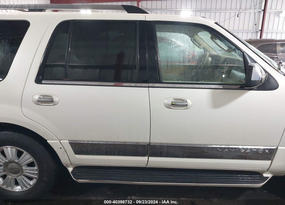 2008 LINCOLN NAVIGATOR VIN: 5LMFU27558LJ06040
