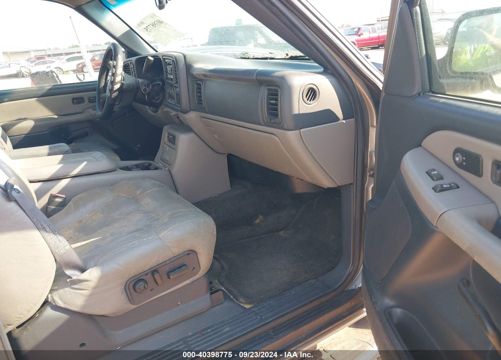 2000 CHEVROLET TAHOE ALL NEW LT VIN: 1GNEK13T5YJ112219
