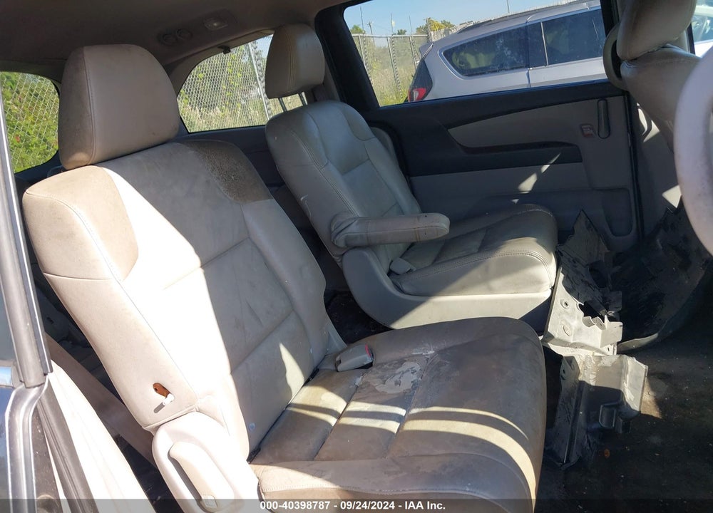 2011 HONDA ODYSSEY LX VIN: 5FNRL5H20BB065131